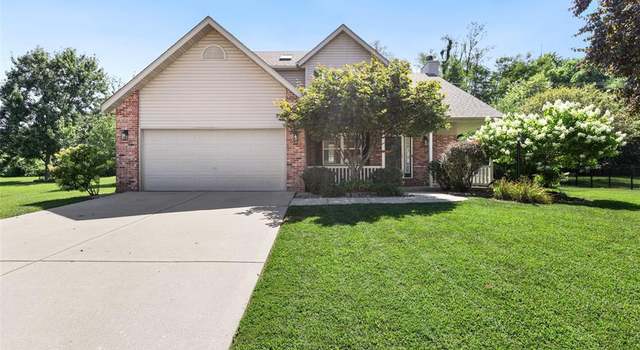 Photo of 2807 Hunters Crossing Dr, Edwardsville, IL 62025