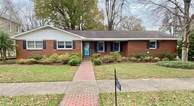 Photo of 309 E Commercial St, Charleston, MO 63834