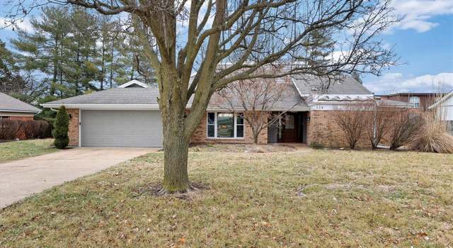 Photo of 128 White Tree Ln, Ballwin, MO 63011