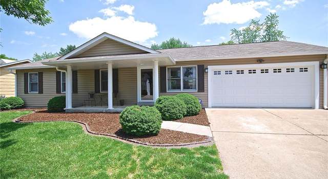 Photo of 2382 Pheasant Run Dr, Maryland Heights, MO 63043