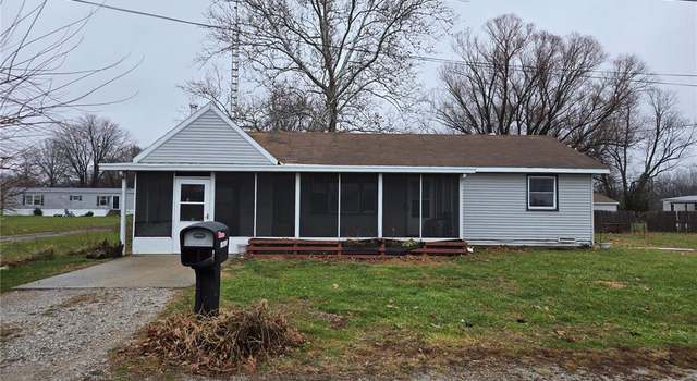 Photo of 521 E 8th St E, Ramsey, IL 62080