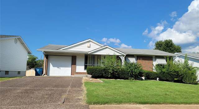 Photo of 915 Shamrock Dr, Hazelwood, MO 63042