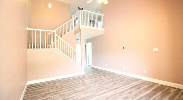 Photo of 802 Whispering Village Cir, Ballwin, MO 63021