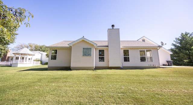 Photo of 7 7th Green Ct, Belleville, IL 62220