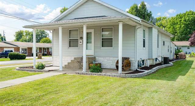 Photo of 302 Harrington St, Carlinville, IL 62626