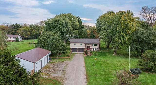 Photo of 424 Pecan Ln, Belleville, IL 62223