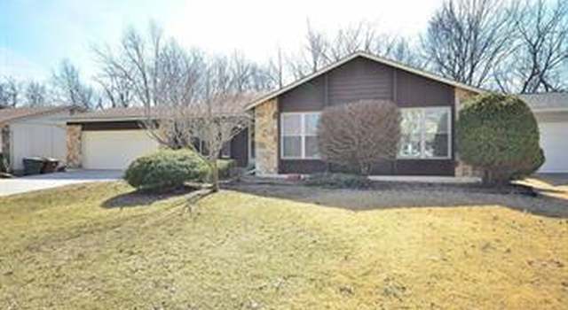 Photo of 10 Raintree Dr, St Peters, MO 63376