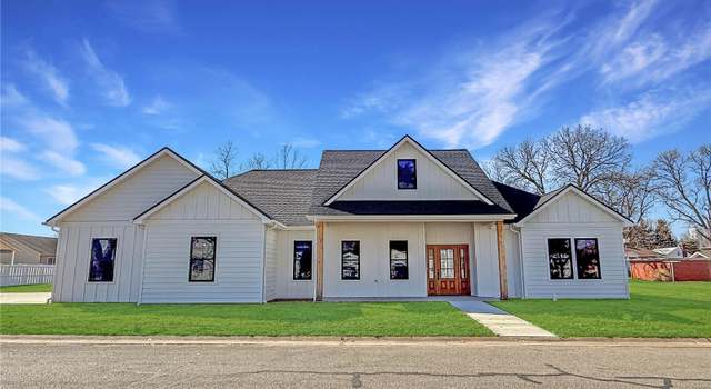 Photo of 115 S Taylor St, Red Bud, IL 62278