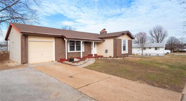 Photo of 2211 Penncross Ct, Fenton, MO 63026