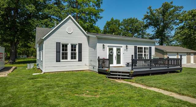 Photo of 213 Quarry St, Staunton, IL 62088