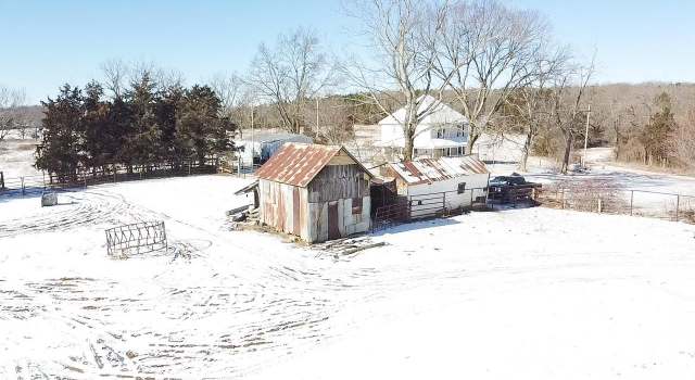 Photo of 19360 Bean Creek Dr, Licking, MO 65542
