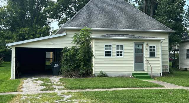 Photo of 113 E Maple St, Brownstown, IL 62418