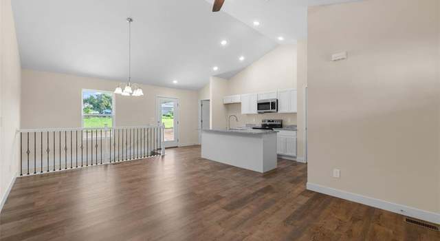 Photo of 126 Grindstone Ct, Moscow Mills, MO 63362
