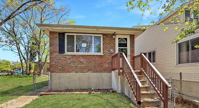 Photo of 217 W Schirmer St, Saint Louis, MO 63111