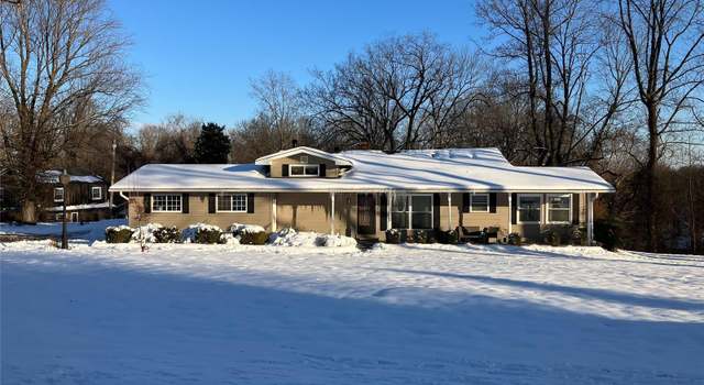Photo of 10 Castle Dr, Florissant, MO 63034