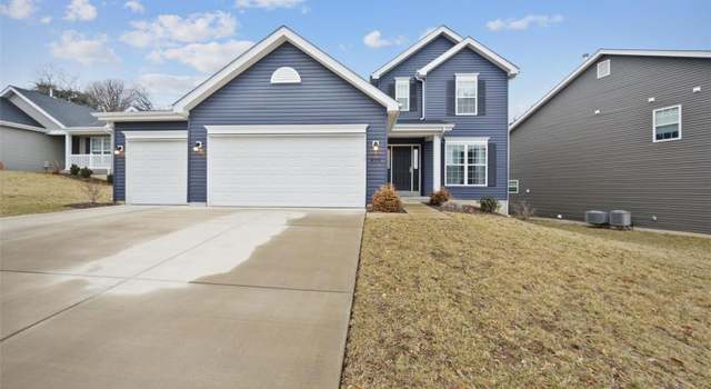 Property at 859 Summit Bluff Ct, Fenton, MO 63026, 4 beds, 2.5 baths
