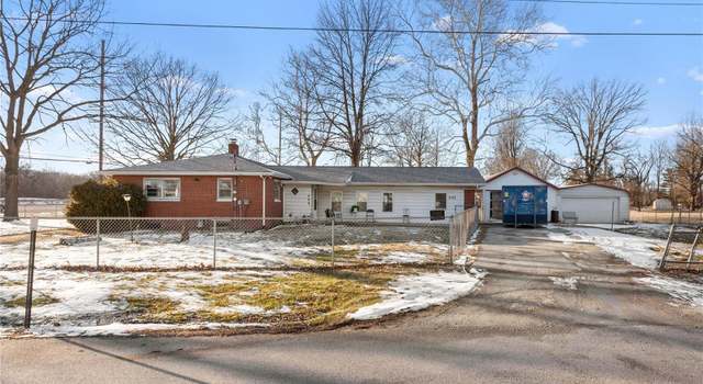 Photo of 102 Archer Dr, Godfrey, IL 62035