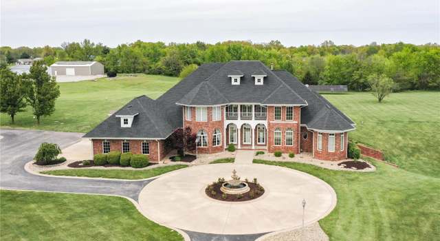 Photo of 34136 Voorhees Ln, Brighton, IL 62012