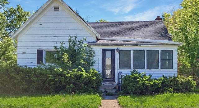 Photo of 215 Market St, Brookfield, MO 64628