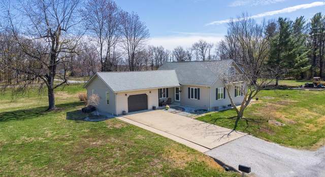 Photo of 27 Harbor Dr, Carlyle, IL 62231