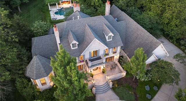 Photo of 135 Ballas Ct, Town And Country, MO 63131