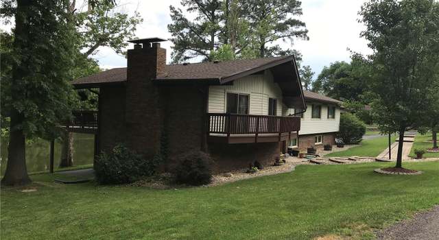 Photo of 92 W Lake Dr, Troy, IL 62294