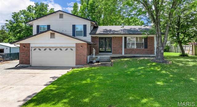 Photo of 10 Redbud Dr, Warrenton, MO 63383