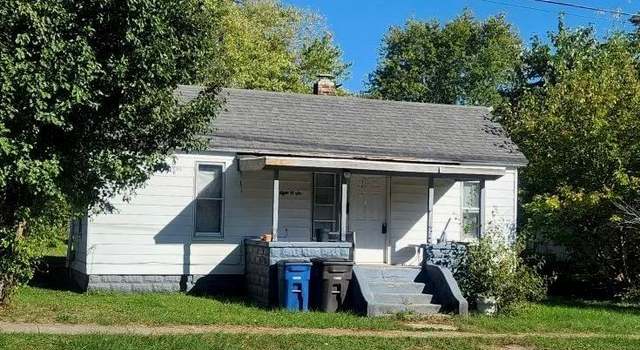 Photo of 806 S Elm St, Greenville, IL 62246