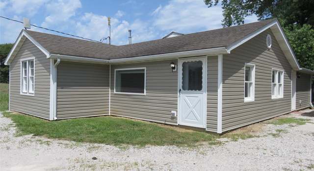 Photo of 4232 Hopkins Ln, Brighton, IL 62012
