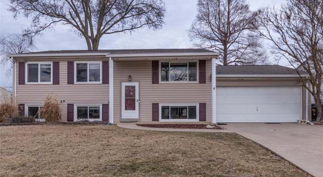 Photo of 11975 Hollybrook Dr, Maryland Heights, MO 63043