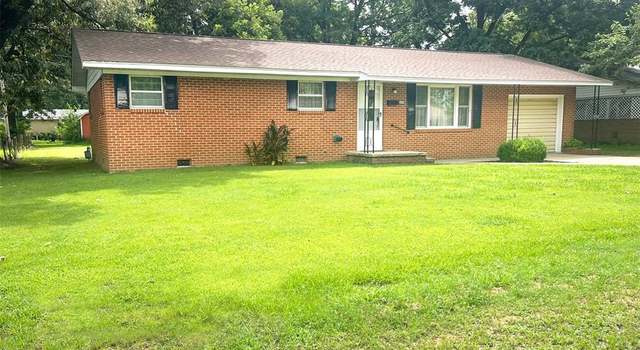Photo of 304 W Oak St, Dexter, MO 63841