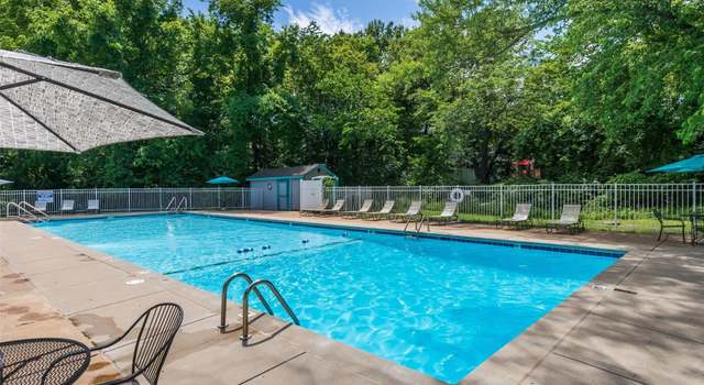 Photo of 425 Great Hill Dr, Ballwin, MO 63021