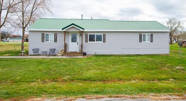 Photo of 204 N Cherry St, Curryville, MO 63339