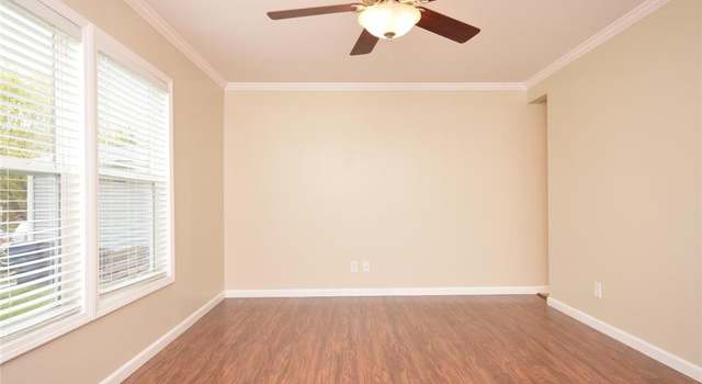 Photo of 2 Deerpath Dr, St Peters, MO 63376