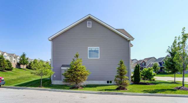 Photo of 2096 Maryland Oaks Cir, Maryland Heights, MO 63146
