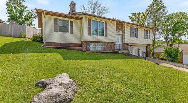 Photo of 2110 Devonshire Dr, Imperial, MO 63052