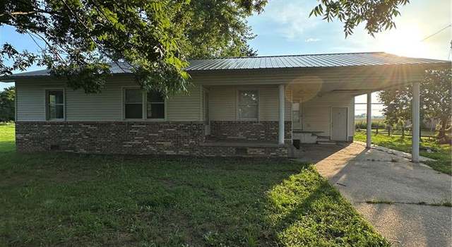 Photo of 299 N Locust St, Bertrand, MO 63823
