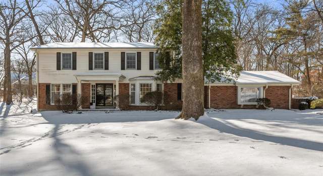 Property at 1611 Forest Aire St, Frontenac, MO 63131, 4 beds, 3.5 baths