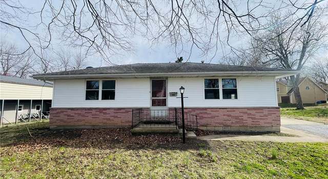 Photo of 582 E Lebanon St, Nashville, IL 62263