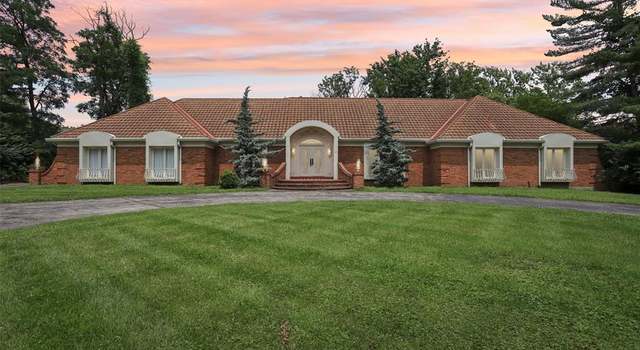 Photo of 27 Meadowbrook Country Club Est, Ballwin, MO 63011