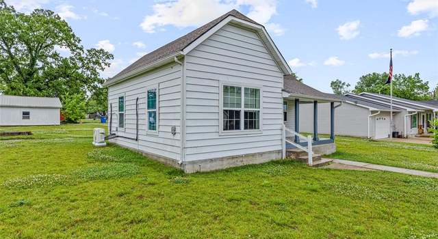 Photo of 101 N Waller St, Desloge, MO 63601