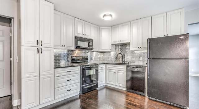 Photo of 24 Oak Bend Ln, St Peters, MO 63376