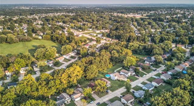 Photo of 24 Oak Bend Ln, St Peters, MO 63376
