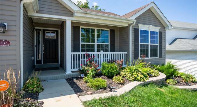Photo of 737 Winding Bluffs Dr, Fenton, MO 63026