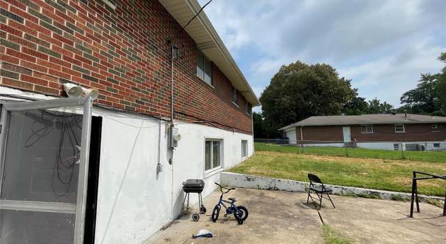 Photo of 8 Shepley Dr, St Louis, MO 63137