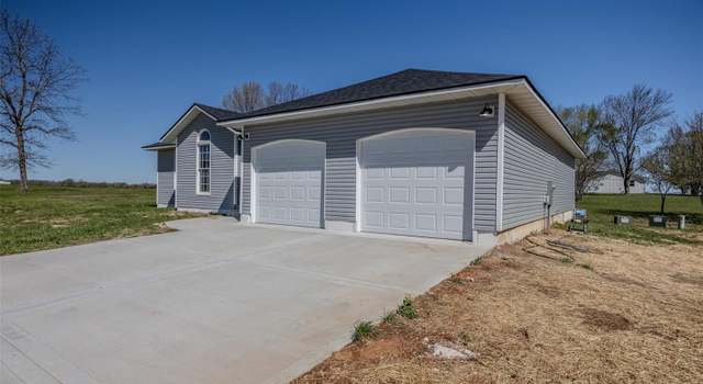 Photo of 19901 Destiny Rd, Lebanon, MO 65536