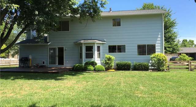 Photo of 8 Lake Charles Dr, St Peters, MO 63376