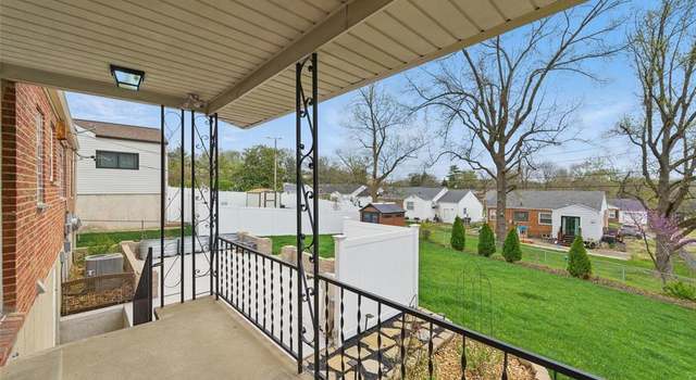 Photo of 9518 Crain Ct, St Louis, MO 63126