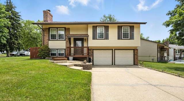 Photo of 11840 Mckelvey Gardens Dr, Maryland Heights, MO 63043