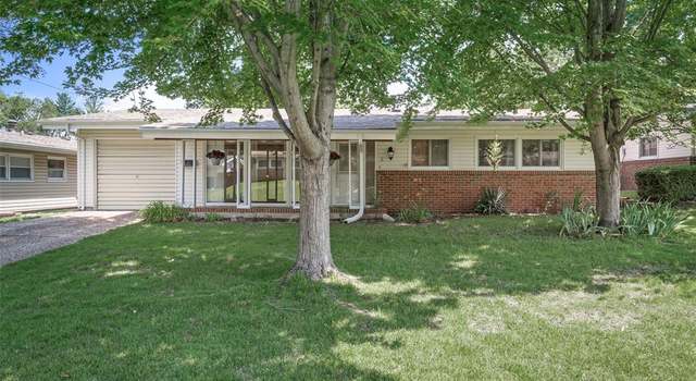 Photo of 6 Country Ln, Florissant, MO 63033